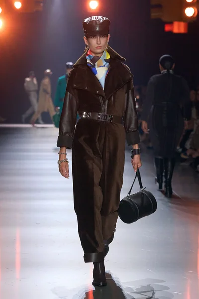 Look 36